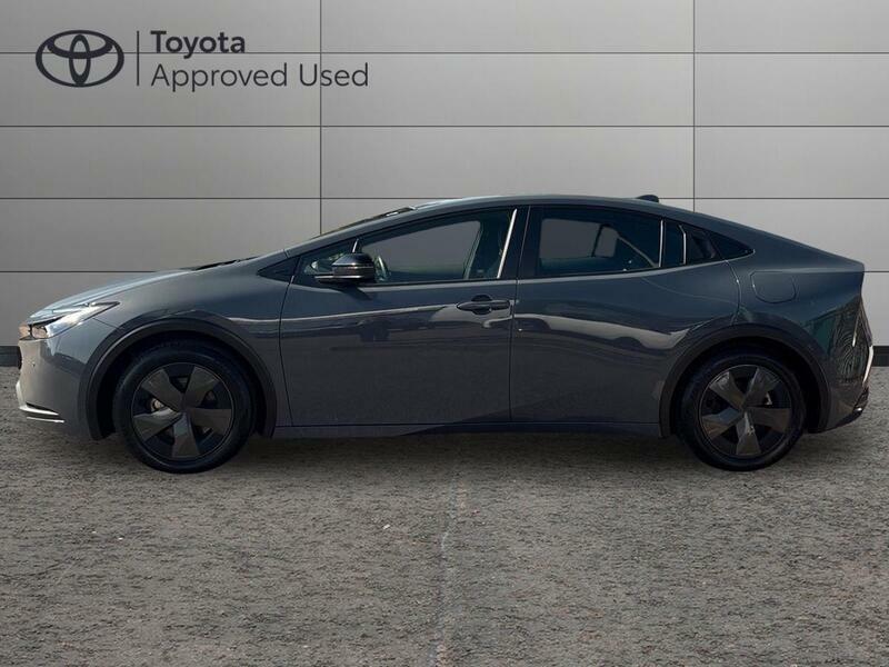 Toyota Prius 2.0 13.6Kwh Design Hatchback Plug-in Hy #6