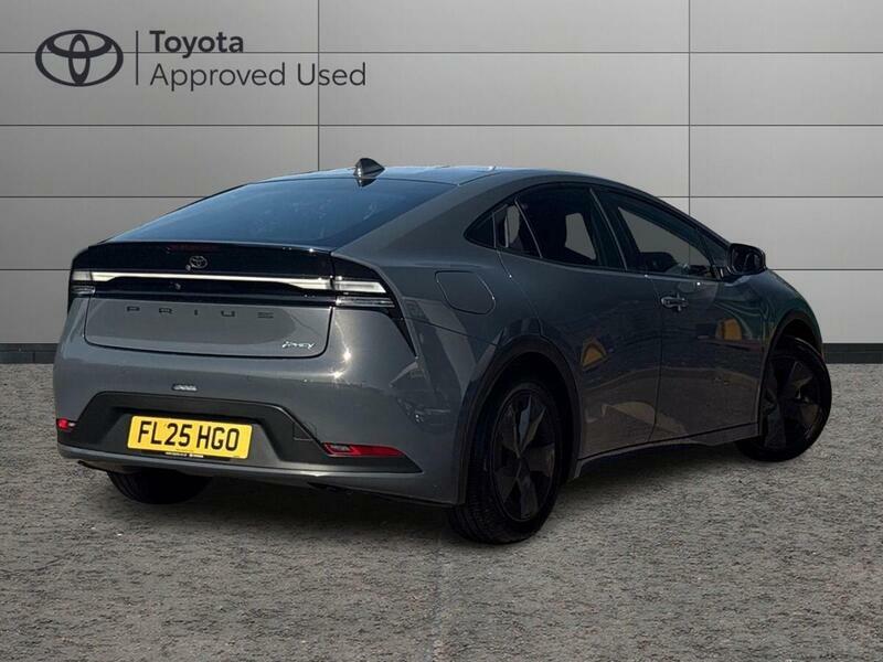 Toyota Prius 2.0 13.6Kwh Design Hatchback Plug-in Hy #3