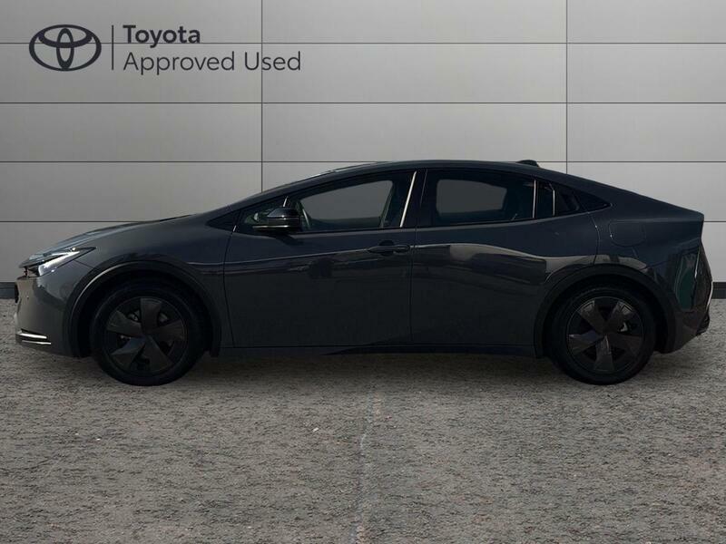 Toyota Prius 2.0 13.6Kwh Design Hatchback Plug-in Hy #6