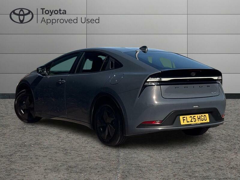 Toyota Prius 2.0 13.6Kwh Design Hatchback Plug-in Hy #5