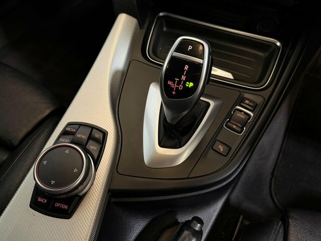 BMW 3 Series Gran Turismo 2015 65 320I White #25
