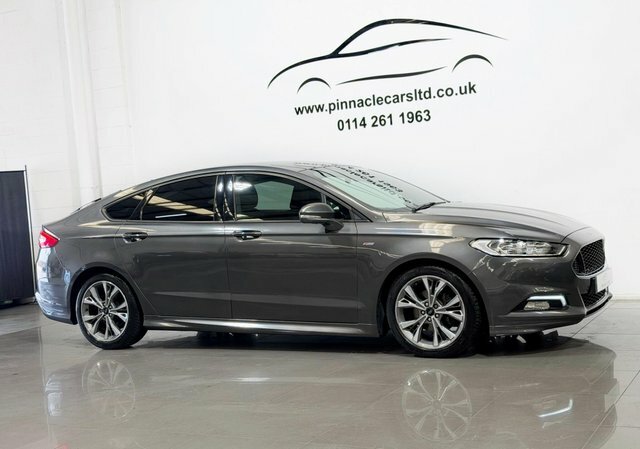 Ford Mondeo Mondeo Vignale Hev Red #13