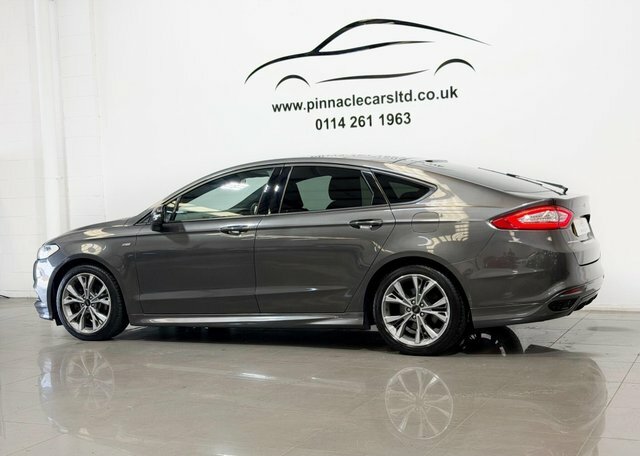 Ford Mondeo Mondeo Vignale Hev Red #7