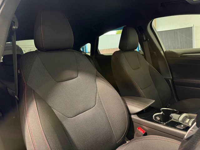 Ford Mondeo Mondeo Vignale Hev Red #15