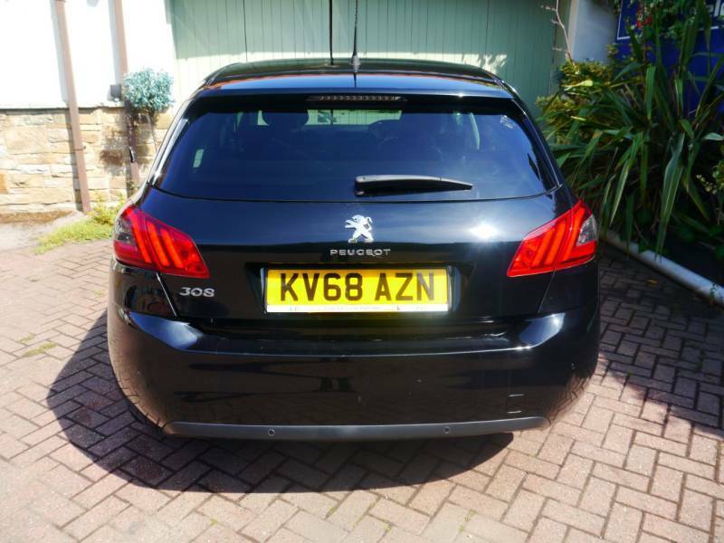 Peugeot 308 1.5 Bluehdi 130 Allure Black #5