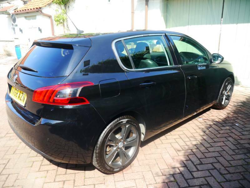 Peugeot 308 1.5 Bluehdi 130 Allure Black #6