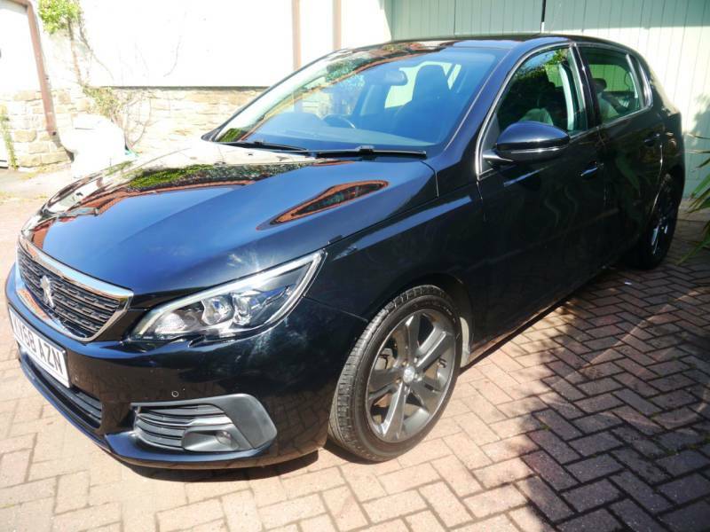 Peugeot 308 1.5 Bluehdi 130 Allure Black #3