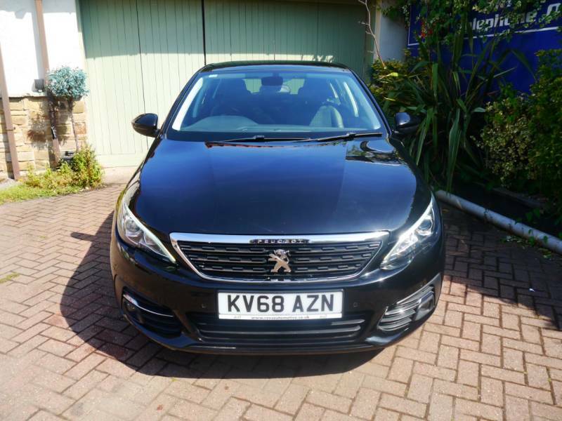Peugeot 308 1.5 Bluehdi 130 Allure Black #2
