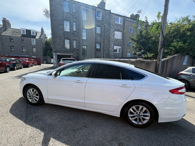 Ford Mondeo Tdci Econetic Zetec Hatchback White #4