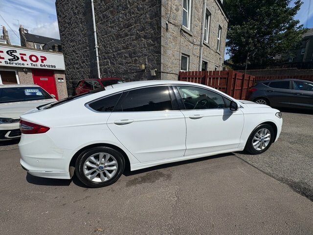 Ford Mondeo Tdci Econetic Zetec Hatchback White #3