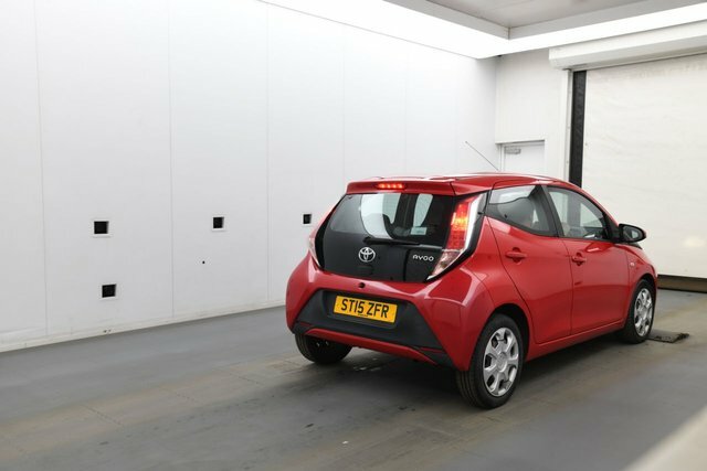 Toyota Aygo Vvt-i X-play Hatchback Red #3