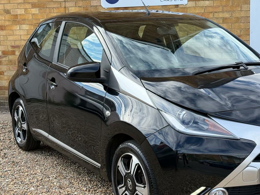 Toyota Aygo X -Cite Vvt-i Orange #12