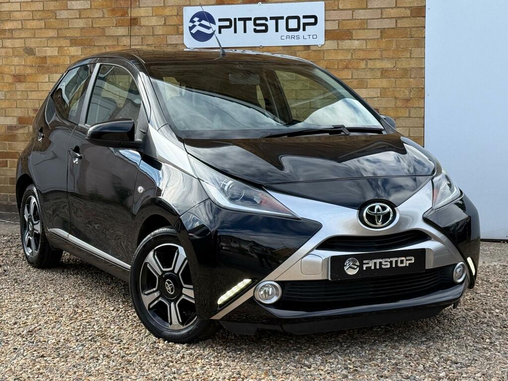 Toyota Aygo X X-clusiv Black