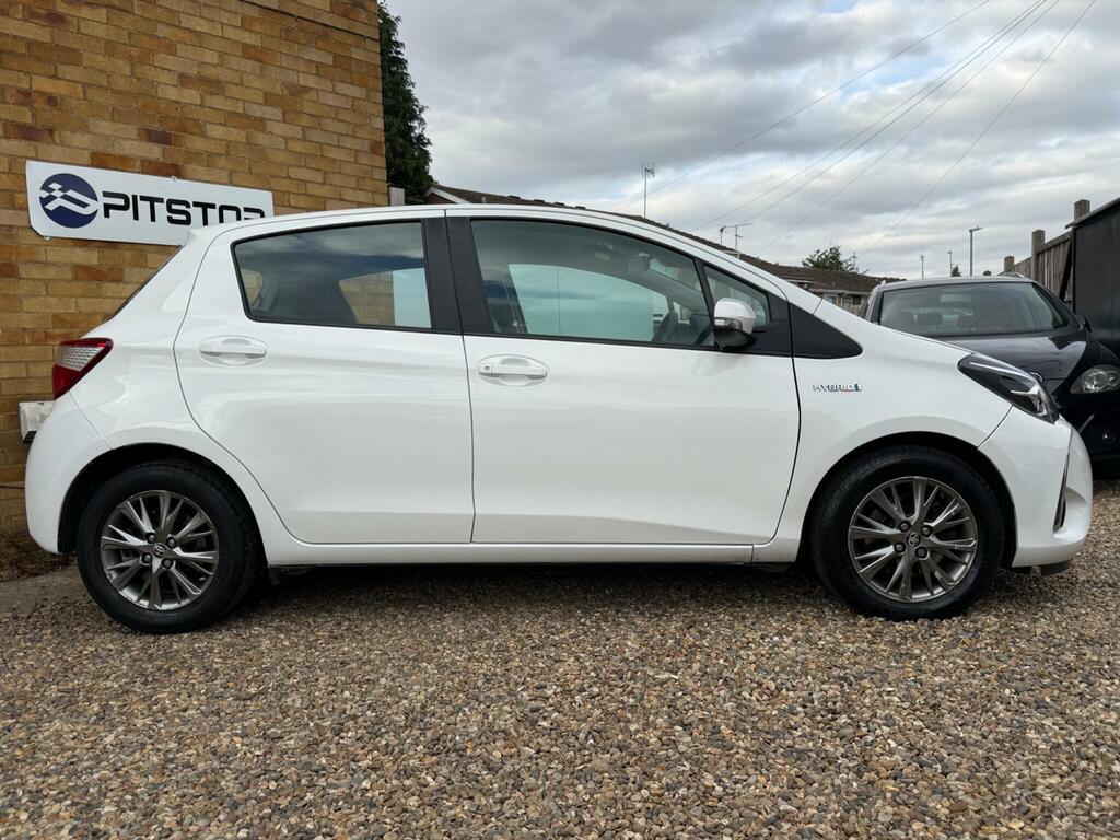 Toyota Yaris Icon Green #3
