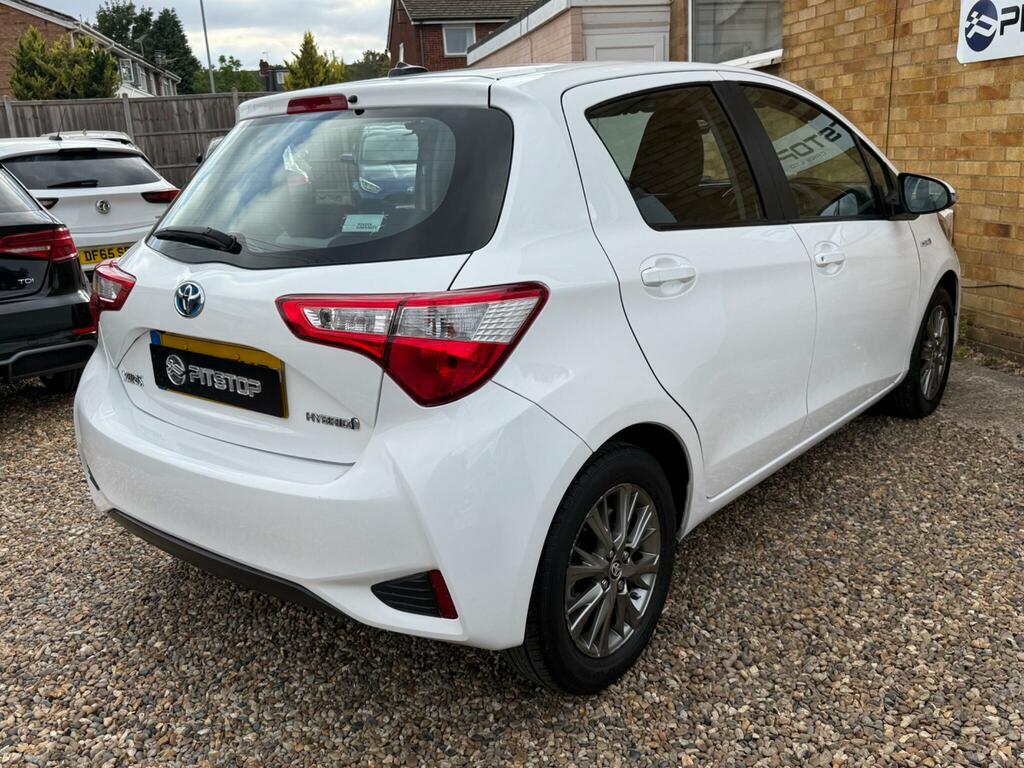 Toyota Yaris Icon Green #5