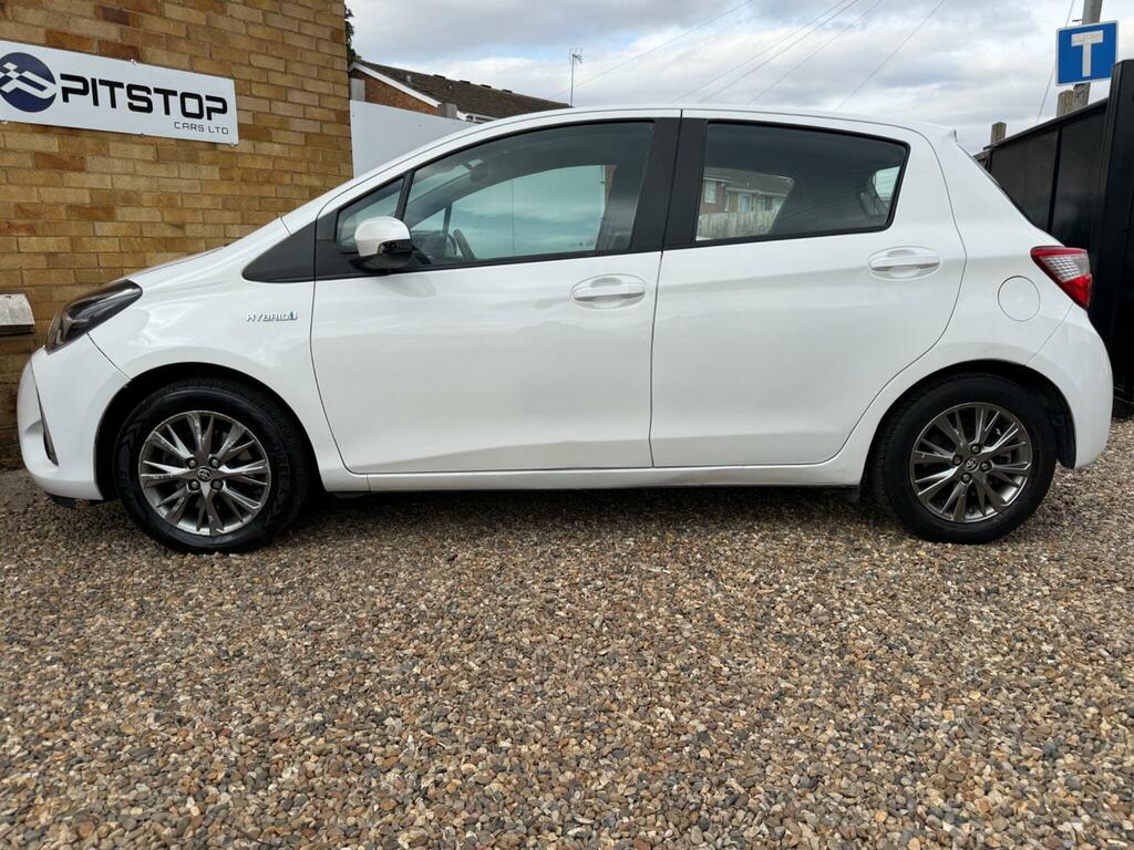 Toyota Yaris Icon Green #4