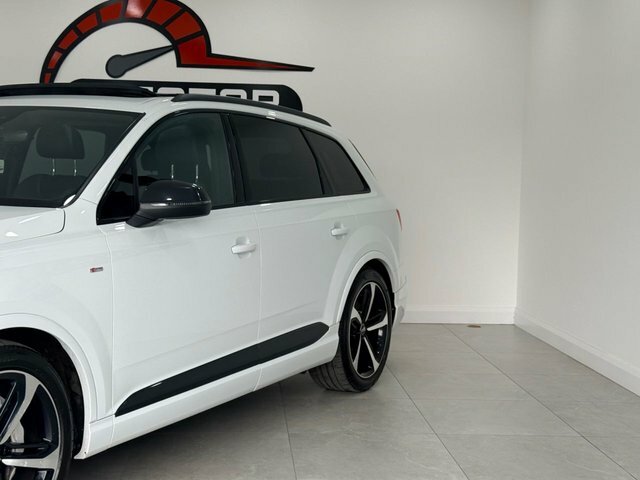 Audi Q7 Tdi V6 50 Black RJ19YYX White #4
