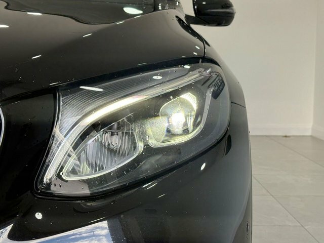 Mercedes-Benz GLC Class Glc250 Amg Night Edition Black #6