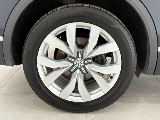 Volkswagen Touareg Suv 3.0 Tdi V6 R-line Tech Tiptronic 4Motion Euro Black #19