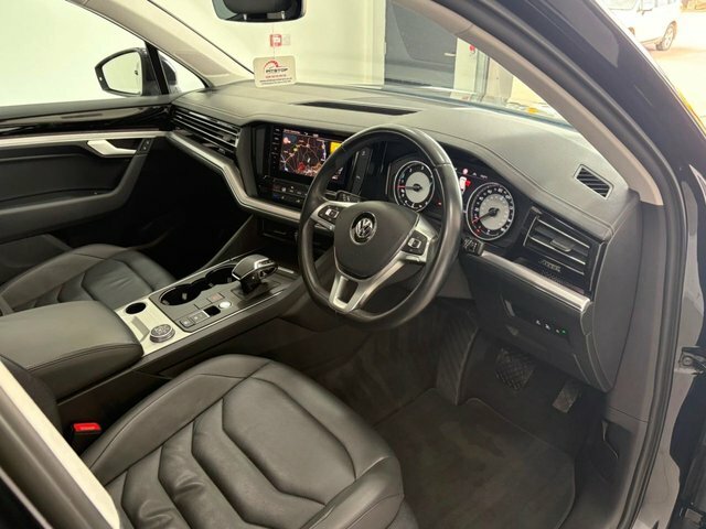 Volkswagen Touareg Suv 3.0 Tdi V6 R-line Tech Tiptronic 4Motion Euro Black #25