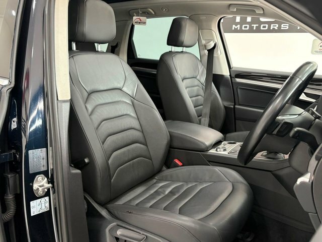 Volkswagen Touareg Suv 3.0 Tdi V6 R-line Tech Tiptronic 4Motion Euro Black #28