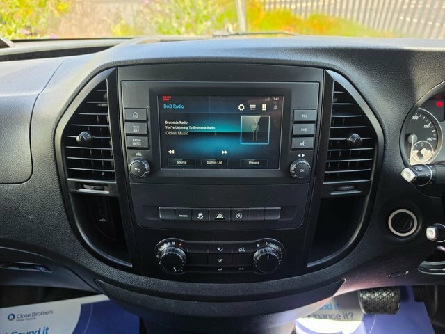 Mercedes-Benz Vito 114Cdi Progressive L2 Van White #11