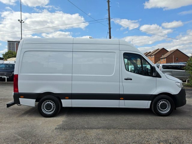 Mercedes-Benz Sprinter 2.0 317 Cdi Progressive Mwb Gah Freezer Rwd L2 H2 White