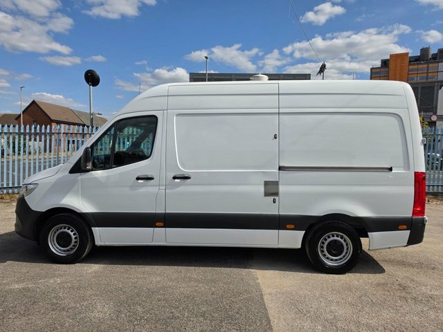 Mercedes-Benz Sprinter 2.0 315 Cdi Progressive Mwb G-tronic Rwd L2 H2 150 White #2