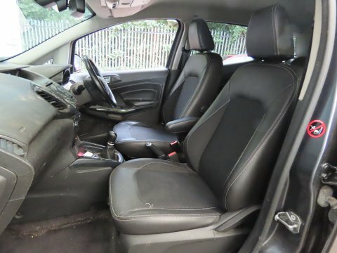 Ford Ecosport Titanium #6