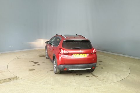 Peugeot 2008 Bluehdi Allure Premium #2
