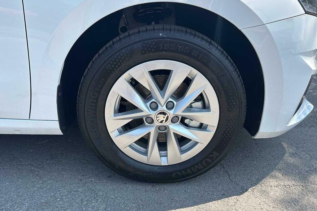 Skoda Fabia 1.0 Tsi 116 Se Edition White #5