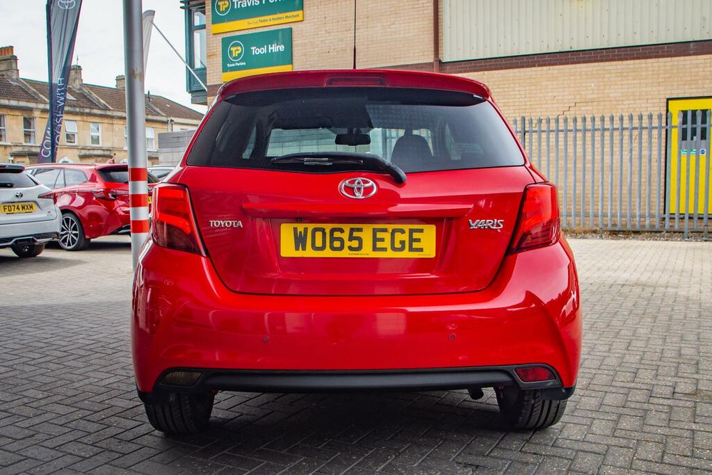 Toyota Yaris 1.33 Dual Vvt-i Design Euro 6 W065EGE Red #4
