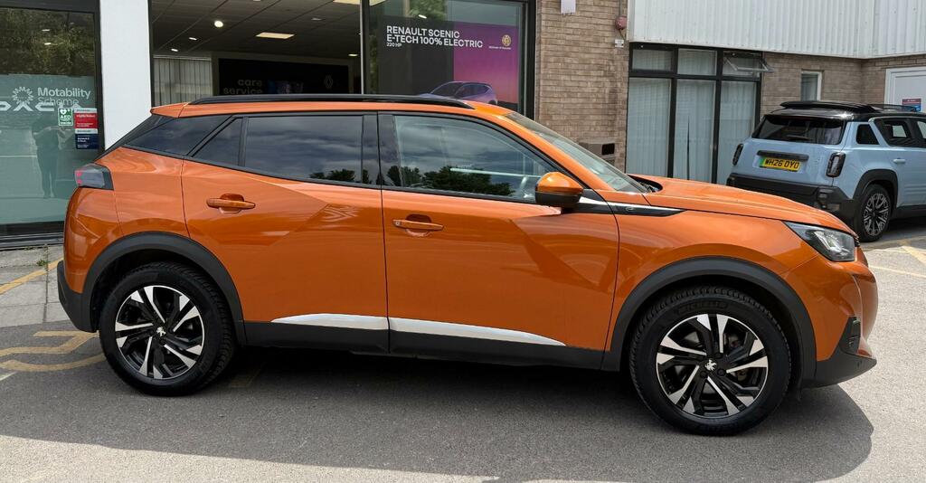 Peugeot e-2008 E- Estate Allure Premium HJ70RYU Orange #3