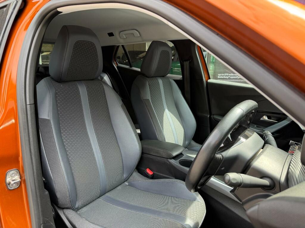 Peugeot e-2008 E- Estate Allure Premium HJ70RYU Orange #4