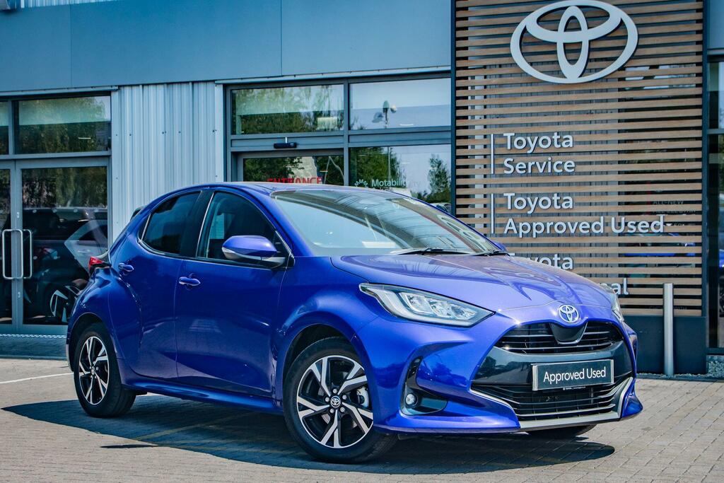 Toyota Yaris 1.5 Vvt-h Design E-cvt Euro 6 Ss Blue