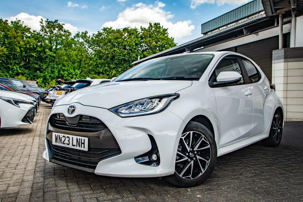Toyota Yaris 1.5 Vvt-h Design E-cvt Euro 6 Ss WN23LNH White #6
