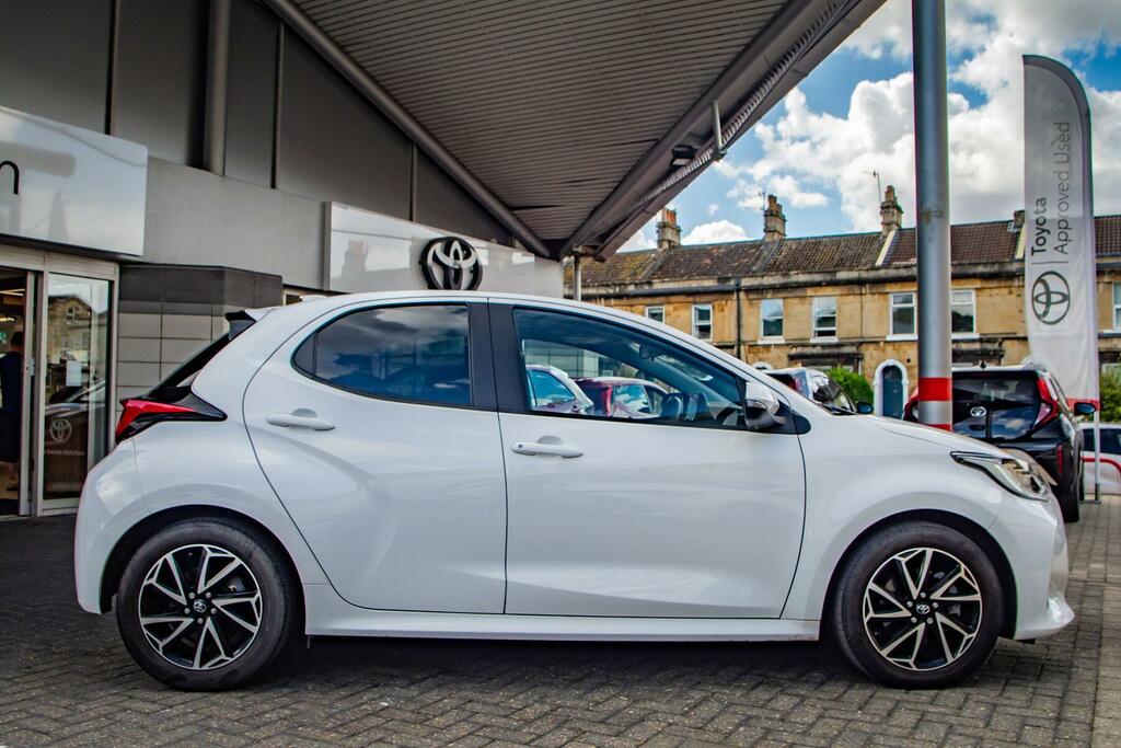 Toyota Yaris 1.5 Vvt-h Design E-cvt Euro 6 Ss WN23LNH White #3