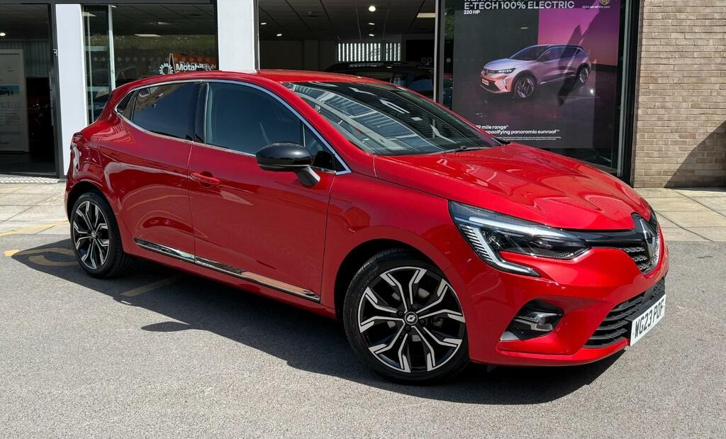 Renault Clio Hatchback Techno Red