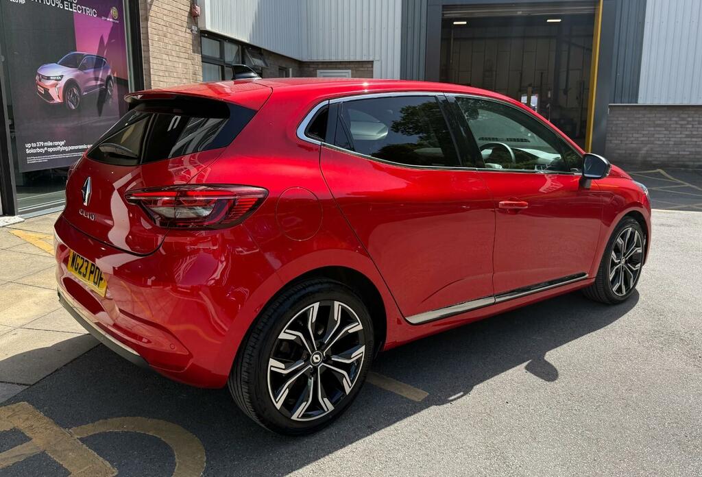 Renault Clio Hatchback Techno Red #4