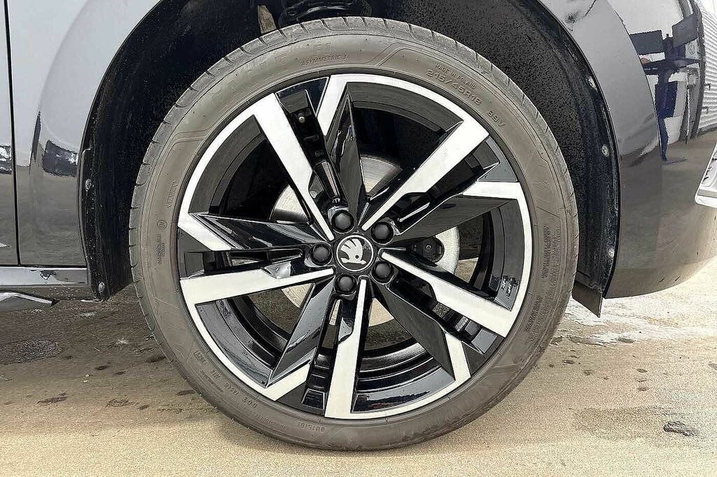 Skoda Kamiq 1.5 Tsi Monte Carlo Edition Dsg Black #5
