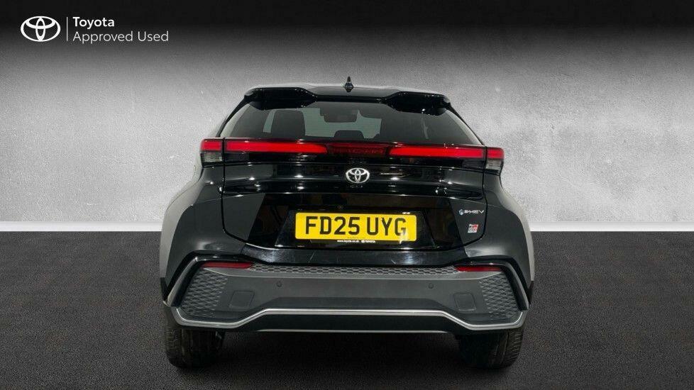 Toyota C-Hr 2.0 Vvt 13.6Kwh Gr Sport Suv Plug-in Hy Grey #4