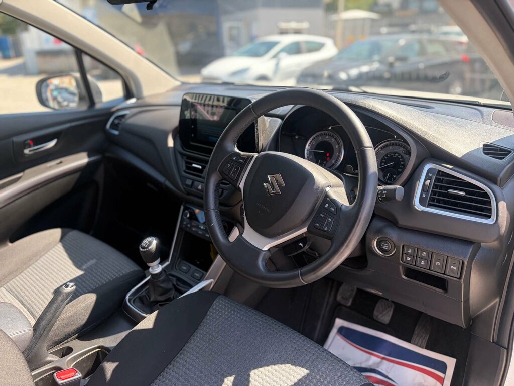 Suzuki SX4 S Cross 1.4 Boosterjet 48V Hybrid Motion Silver #29