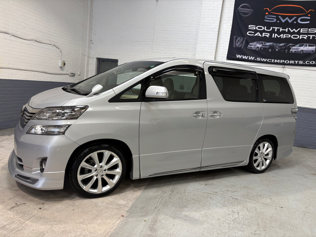 Toyota Vellfire 3.5V Leather Edition-cruise Control-sunrrofs-bodyk