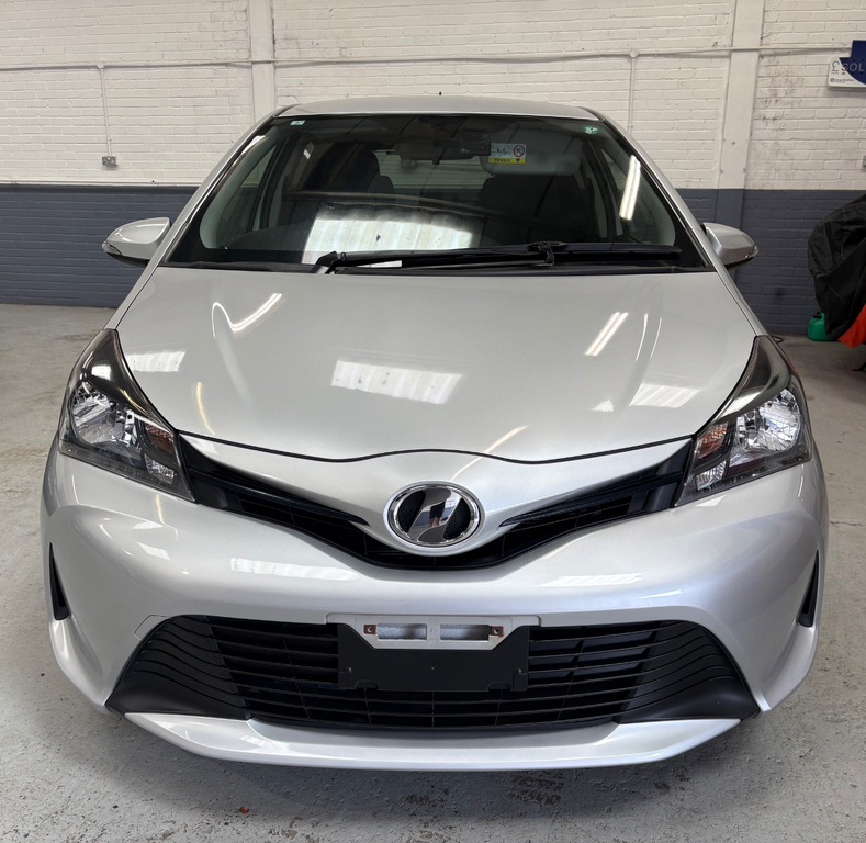 Toyota Vitz 1.3 F Vitz-low Mileage- Reverse Camera-  #2