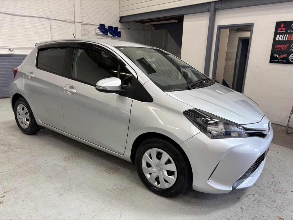Toyota Vitz 1.3 F Vitz-low Mileage- Reverse Camera- 