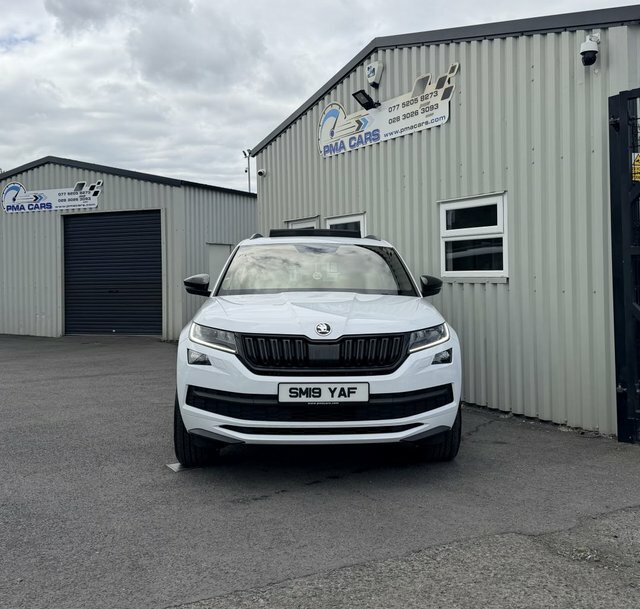 Skoda Kodiaq 2.0 Tdi Sportline Suv White #2