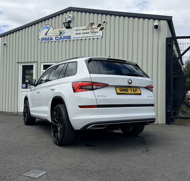 Skoda Kodiaq 2.0 Tdi Sportline Suv White #4
