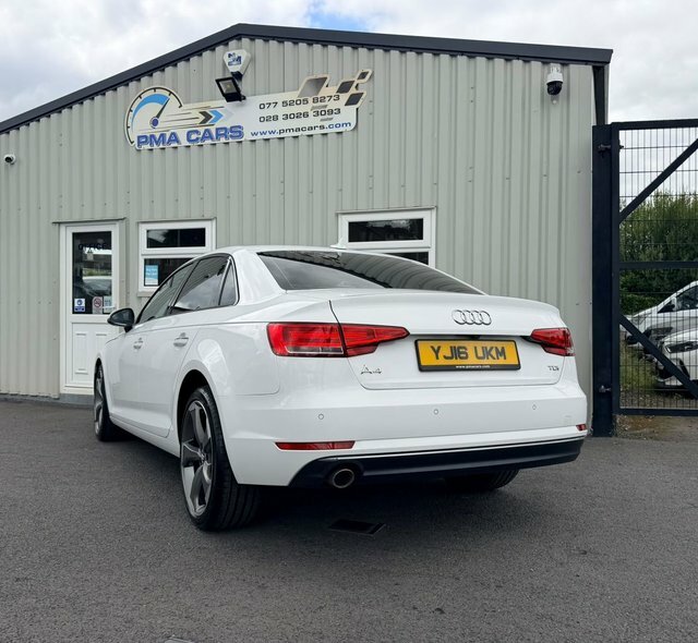 Audi A4 2.0 Tdi Ultra Se White #4