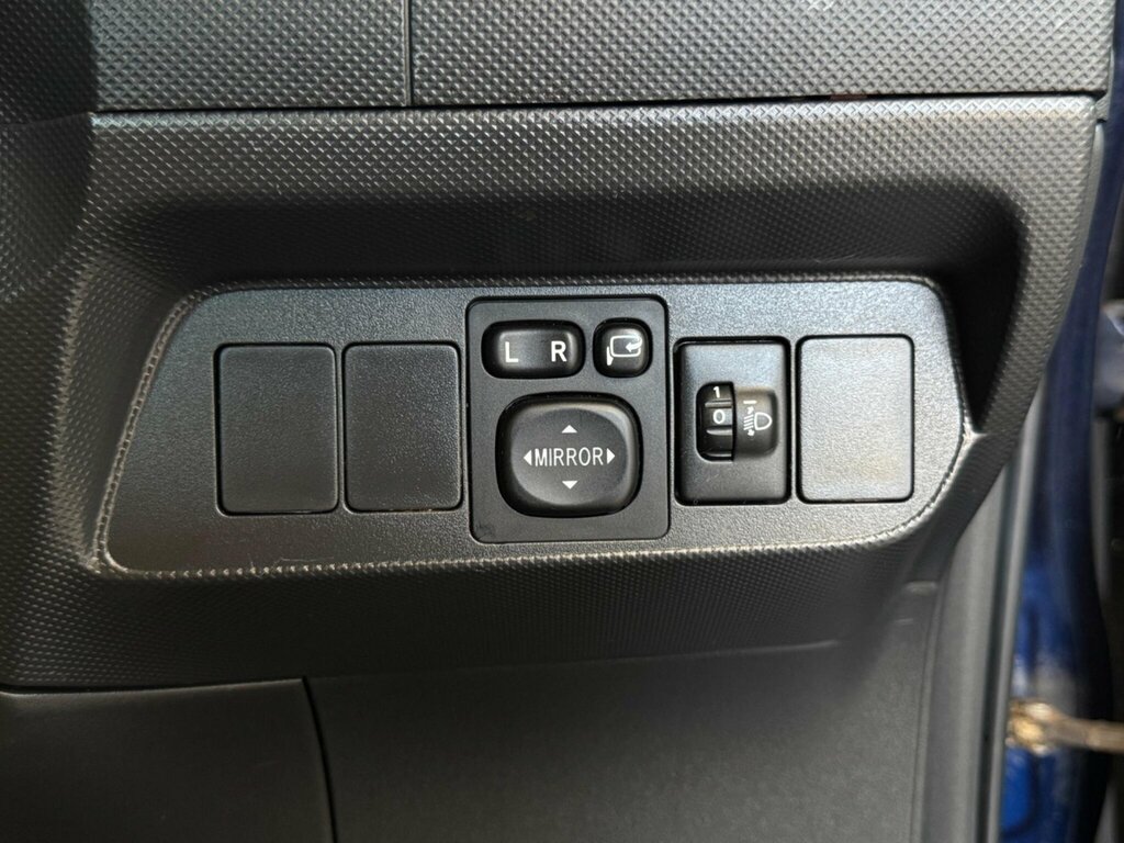Toyota Auris Tr Valvematic Grey #68