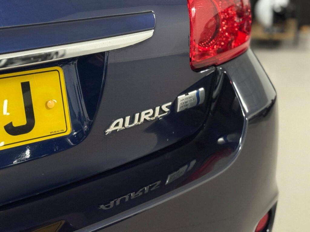 Toyota Auris Tr Valvematic Grey #9